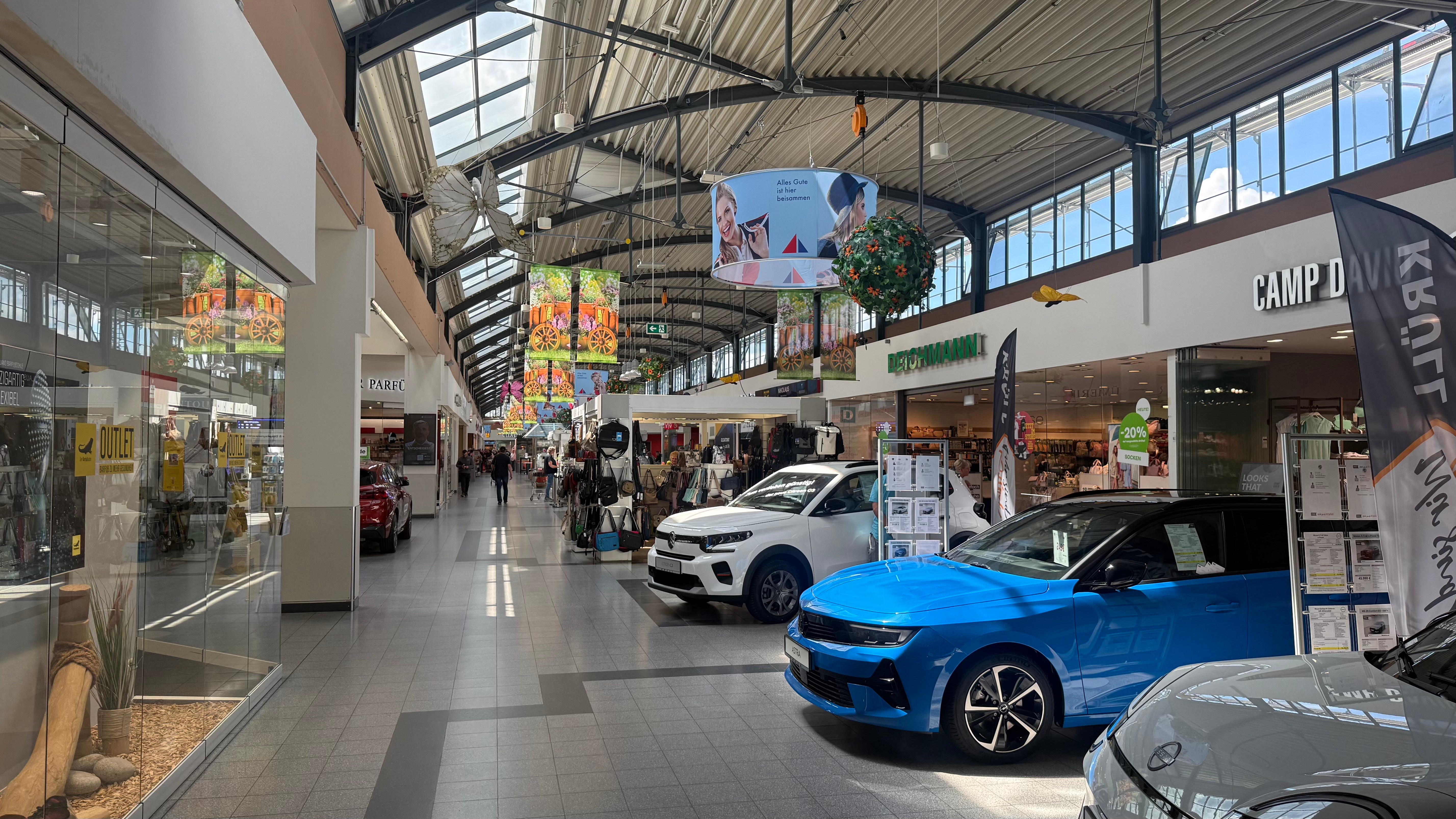 Ladenpassage im Hanse Center Bentwisch